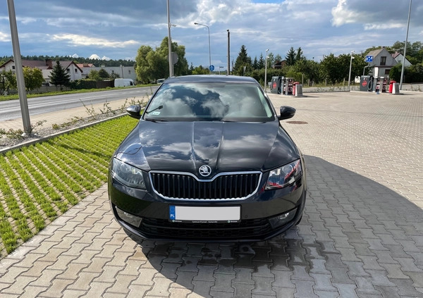 Skoda Octavia cena 66000 przebieg: 153000, rok produkcji 2016 z Krosno małe 22